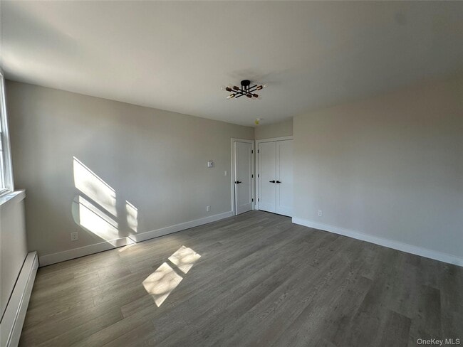 Building Photo - 1445 Burlingham Rd