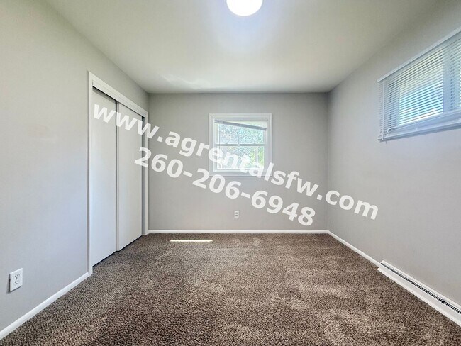 Building Photo - 5037 Brook Dr
