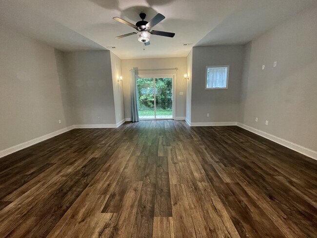 Building Photo - 1186 Commonwealth Cir