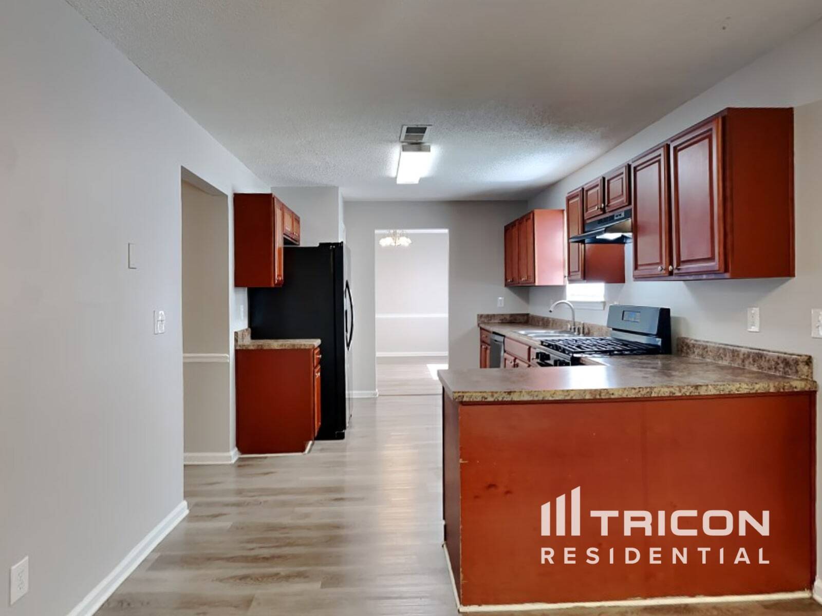 Building Photo - 3885 Riverview Bend