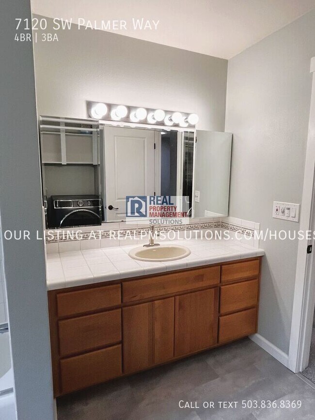 Building Photo - 7120 SW Palmer Way