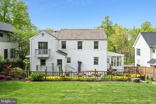 Building Photo - 6023 Walhonding Rd
