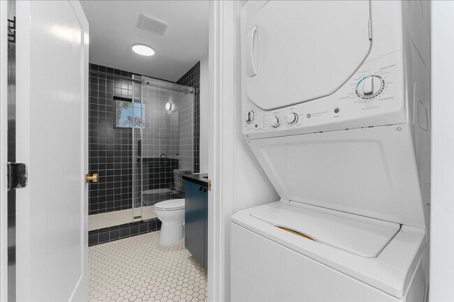 Building Photo - 3379 N Eagle Rock Blvd