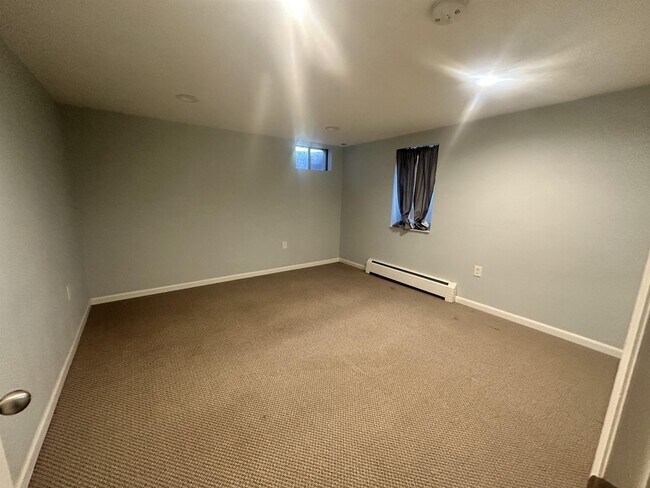 Building Photo - 5621 W Lakeridge Rd