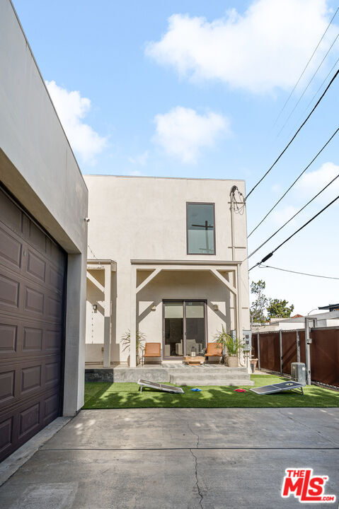 Building Photo - 715 N Kilkea Dr