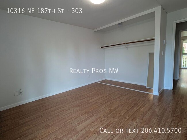 Building Photo - 10316 NE 187th St