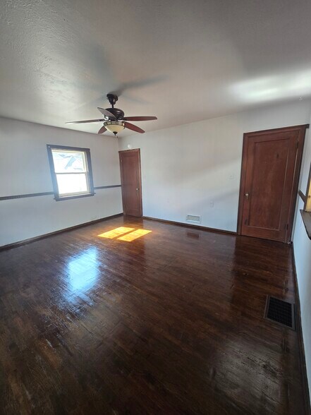 Building Photo - 209 N 36th Ave
