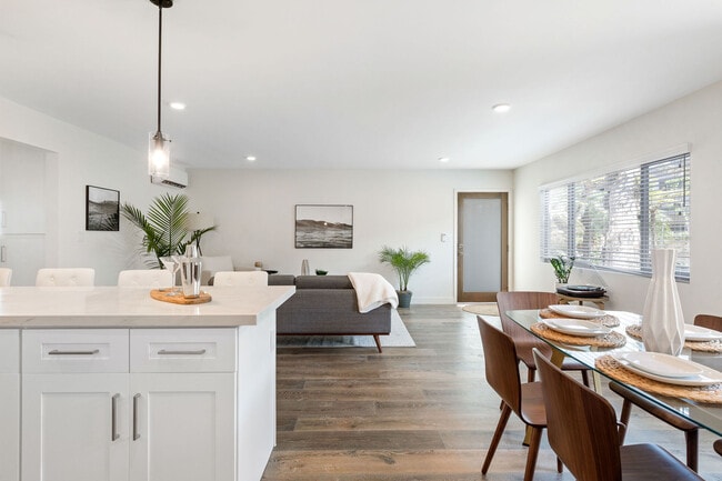 Building Photo - Pacific Apartment Homes at Emerald