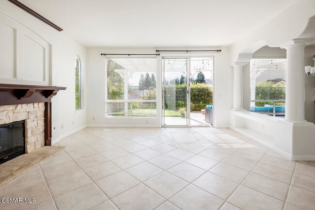Building Photo - 1851 Fox Springs Cir