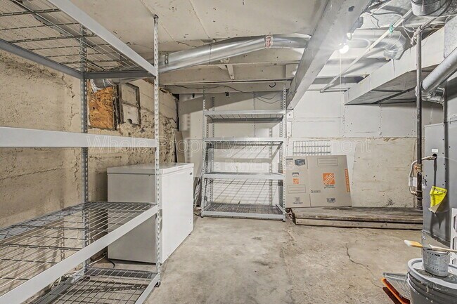 Building Photo - 110 S Quitman St