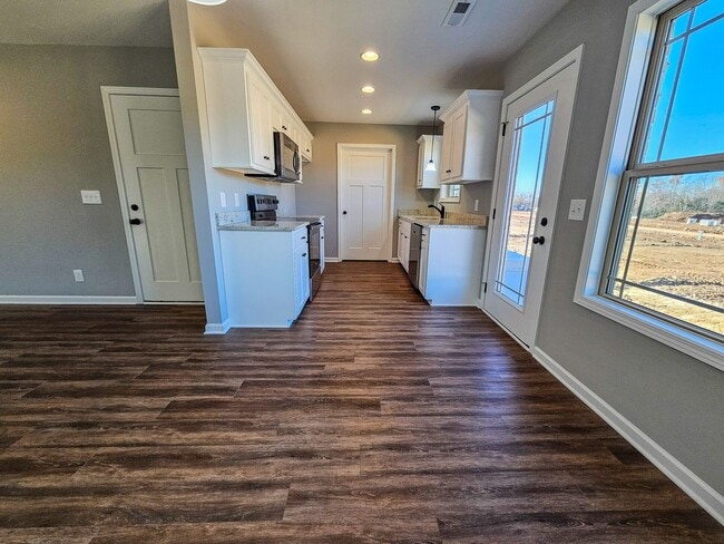 Building Photo - 1525 Green Ln