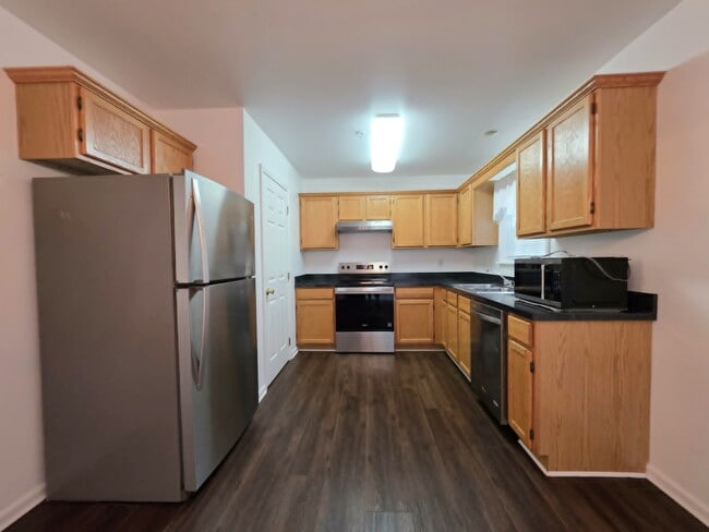 Building Photo - 1011 Granite Ct