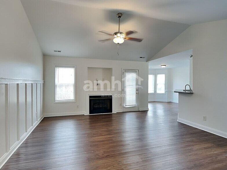 Building Photo - 1009 Trillium Pl