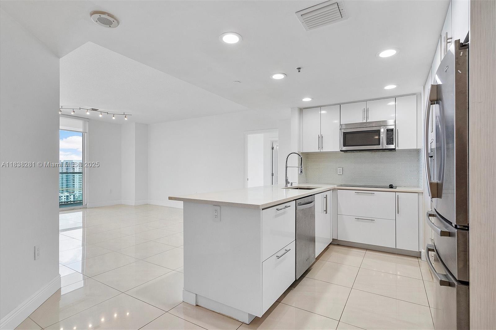 Building Photo - 1250 S Miami Ave