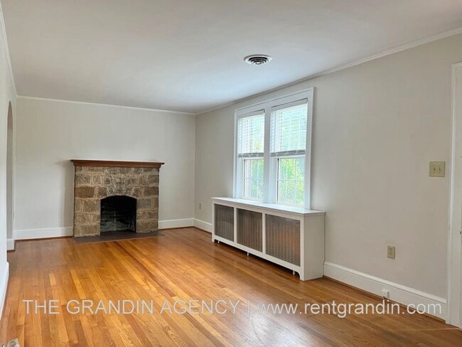 Building Photo - 1668 Brandon Ave SW