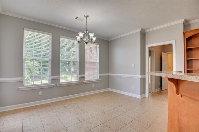 Building Photo - 158 Kenilworth Dr
