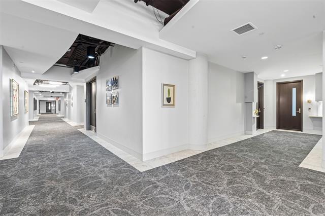 Building Photo - 2600 W 7th St