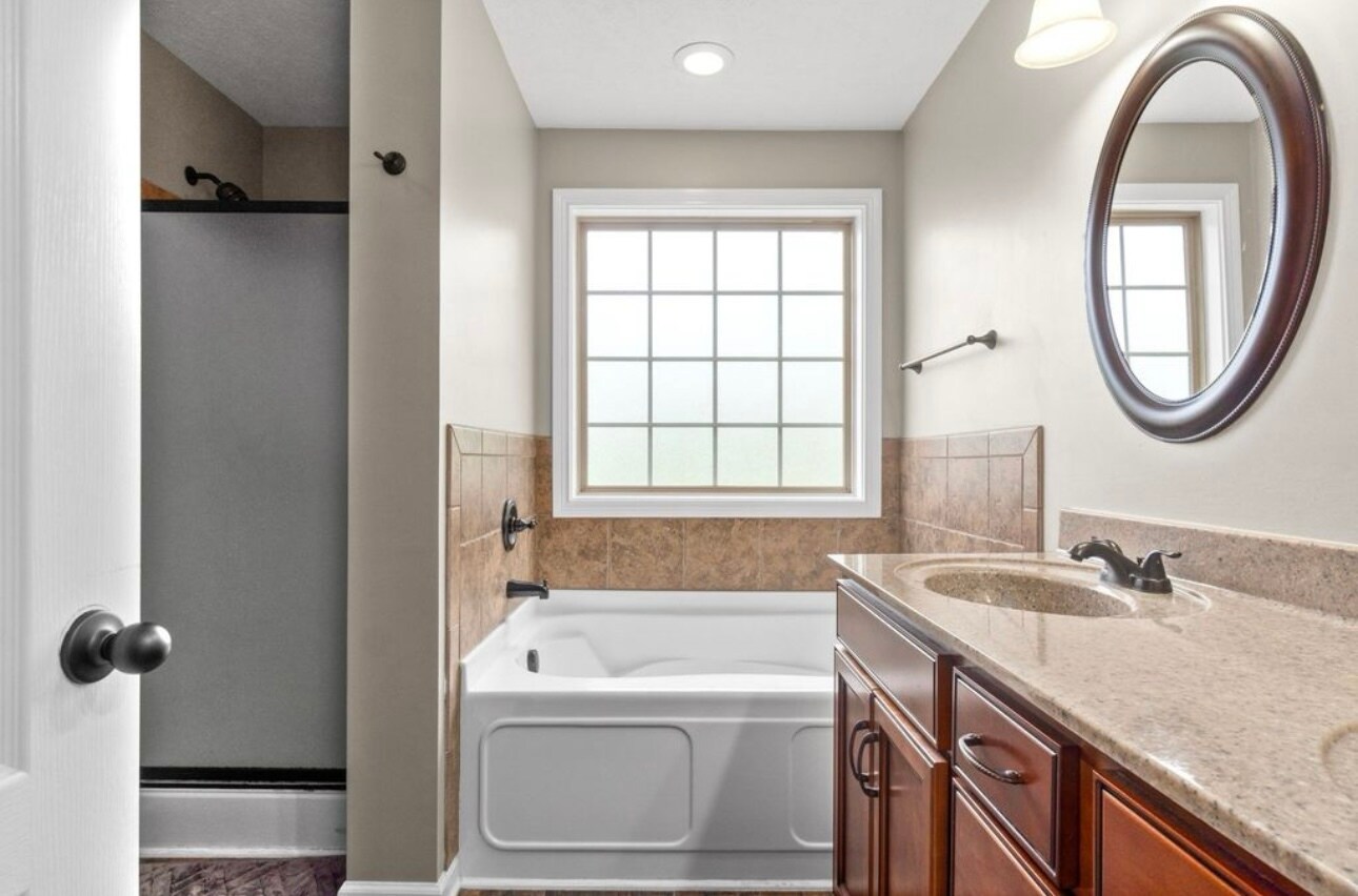 Building Photo - 3741 Silver Fox Ct