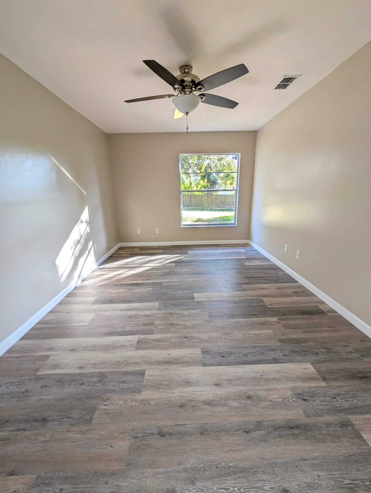 Building Photo - 11513 Valencia Dr