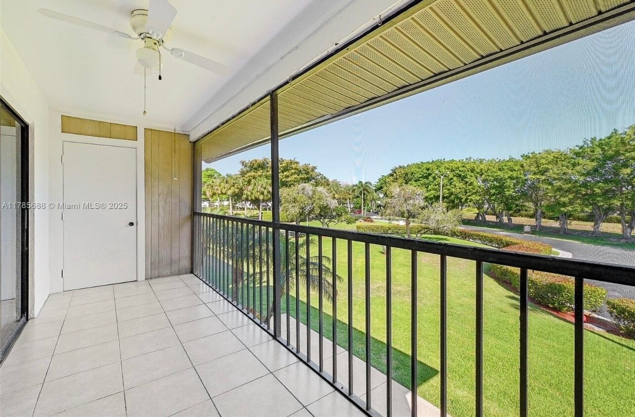 Balcony - 15492 Lakes of Delray Blvd