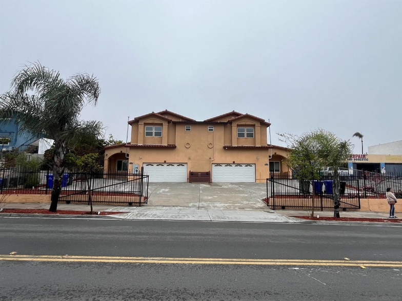 Building Photo - 3243 Euclid Ave