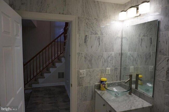 Building Photo - 8036 Kidwell Town Ct