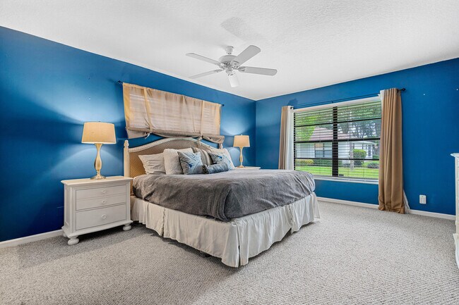 Building Photo - 9815 Pecan Tree Dr