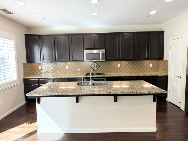 Building Photo - Perfect Shape Single Family Home in Dublin Hills