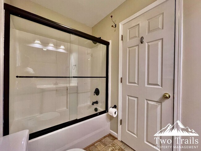 Building Photo - 257 Wiltshire Cir
