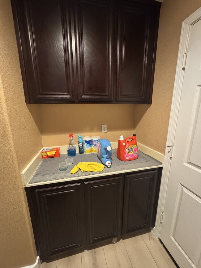 Building Photo - 10 Rhine Cir