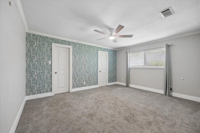 Building Photo - 10303 Greenwillow Dr