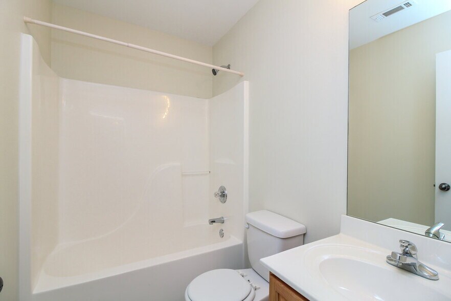 Building Photo - 6795 White Walnut Way