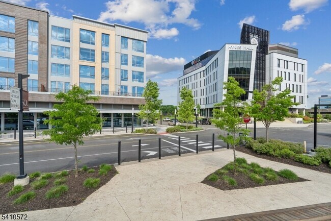 Building Photo - 4 Sadie Cir