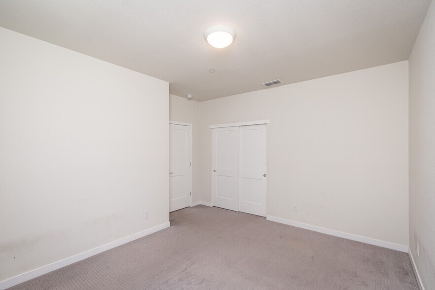 Building Photo - 4455 English Elm St