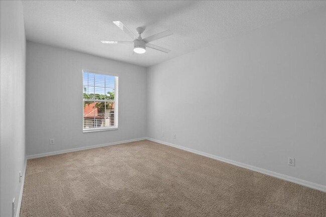 Building Photo - 5143 Elpine Way