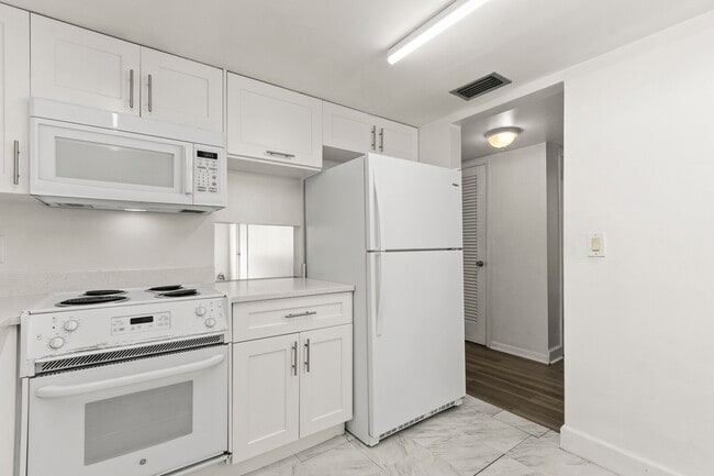 Building Photo - 4500 N Flagler Dr