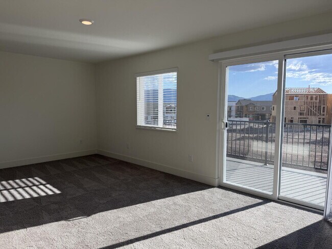 Building Photo - Brand New DR Horton Home Close to UNR!