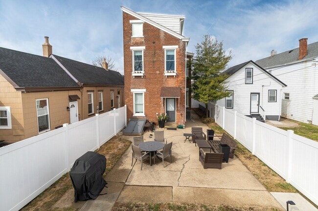 Building Photo - 222 Prospect St