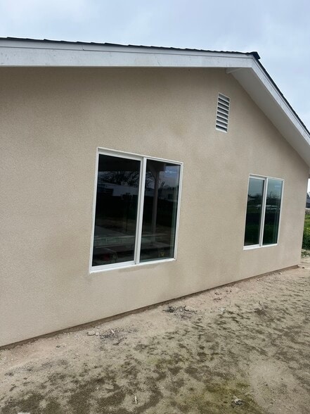 Building Photo - 1907 W 4th St