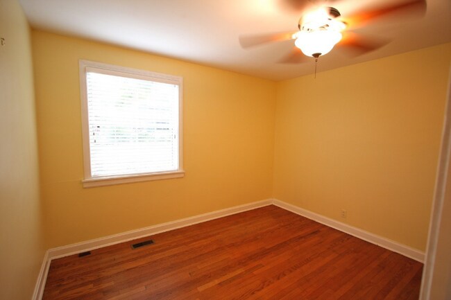 Building Photo - 705 Estes Rd