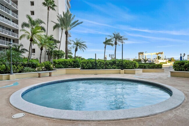 Building Photo - 7601 E Treasure Dr