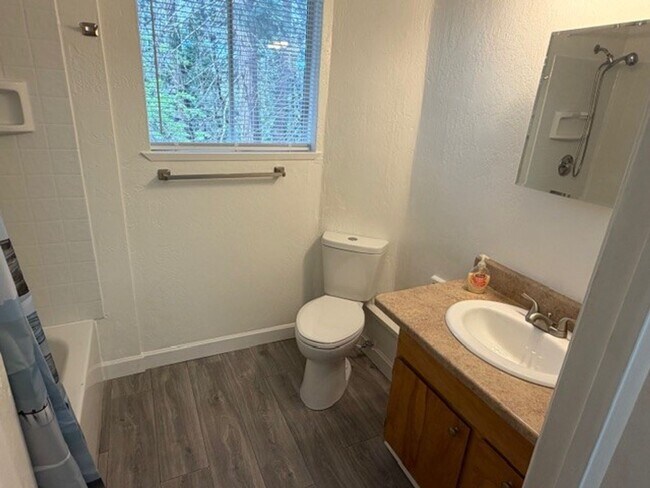 Building Photo - Charming 2-Bedroom Loft-Style Home in the Heart of Twain Harte