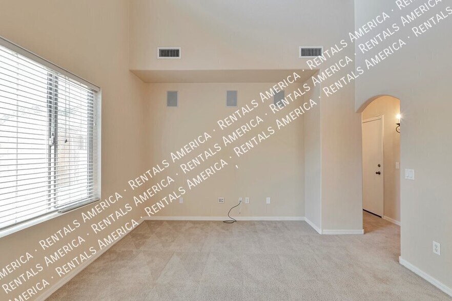 Building Photo - 50 E Camino Limon Verde