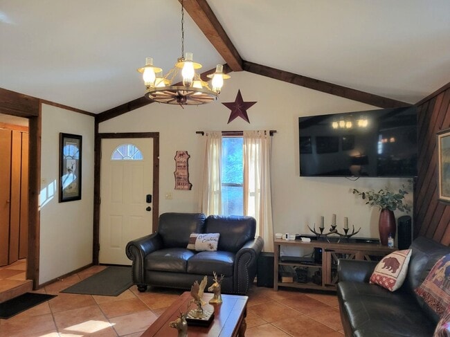 Building Photo - 308-310 Brady Canyon Rd