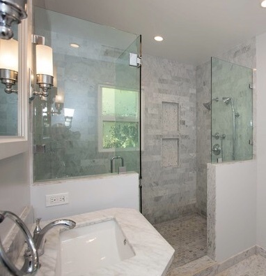 Master bath with double shower - 826 21st St