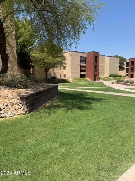 Building Photo - 1340 N Recker Rd