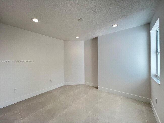 Building Photo - 16247 SW 46th Terrace