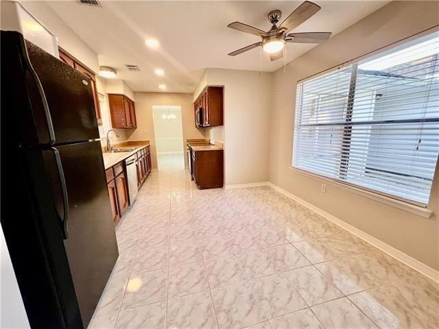 Building Photo - 107 Dixie Cir