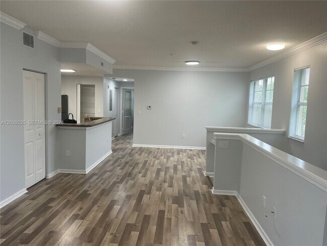 Building Photo - 6020 W Sample Rd