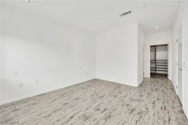 Building Photo - 8725 W Flamingo Rd
